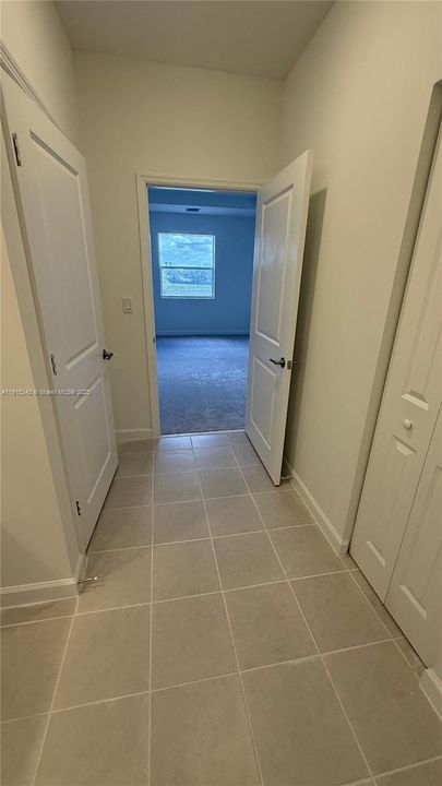 出租: $4,000 (3 贝兹, 2 浴室, 3100 平方英尺)