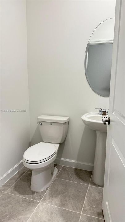 出租: $4,000 (3 贝兹, 2 浴室, 3100 平方英尺)