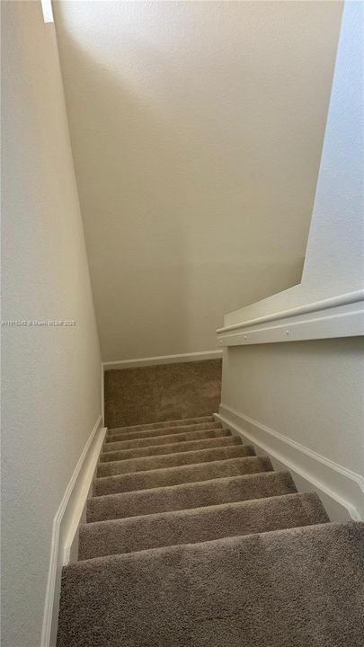 出租: $4,000 (3 贝兹, 2 浴室, 3100 平方英尺)