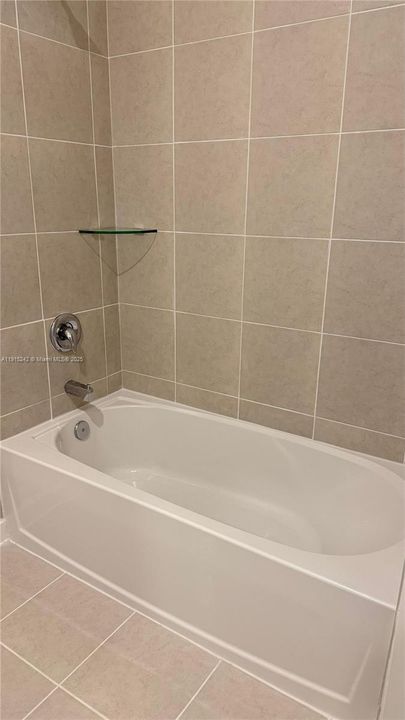 出租: $4,000 (3 贝兹, 2 浴室, 3100 平方英尺)