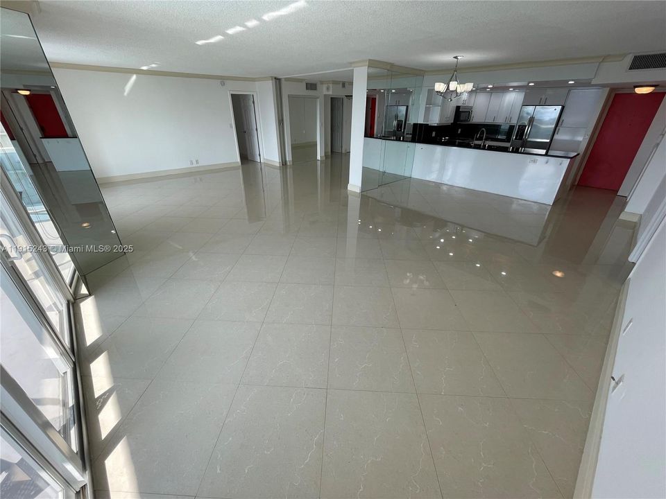 For Sale: $765,000 (2 beds, 3 baths, 1800 Square Feet)