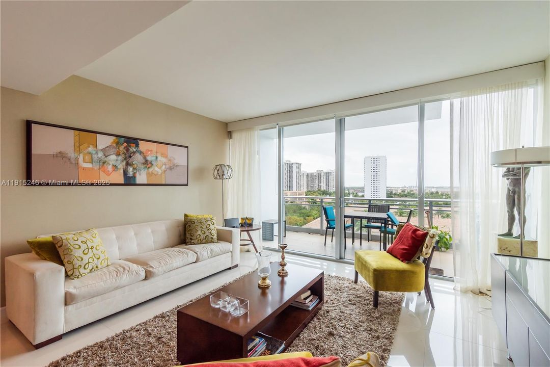 For Sale: $980,000 (3 beds, 3 baths, 2119 Square Feet)