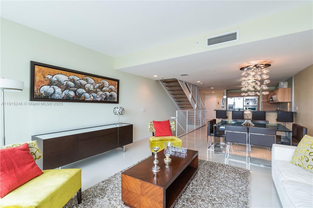 For Sale: $980,000 (3 beds, 3 baths, 2119 Square Feet)