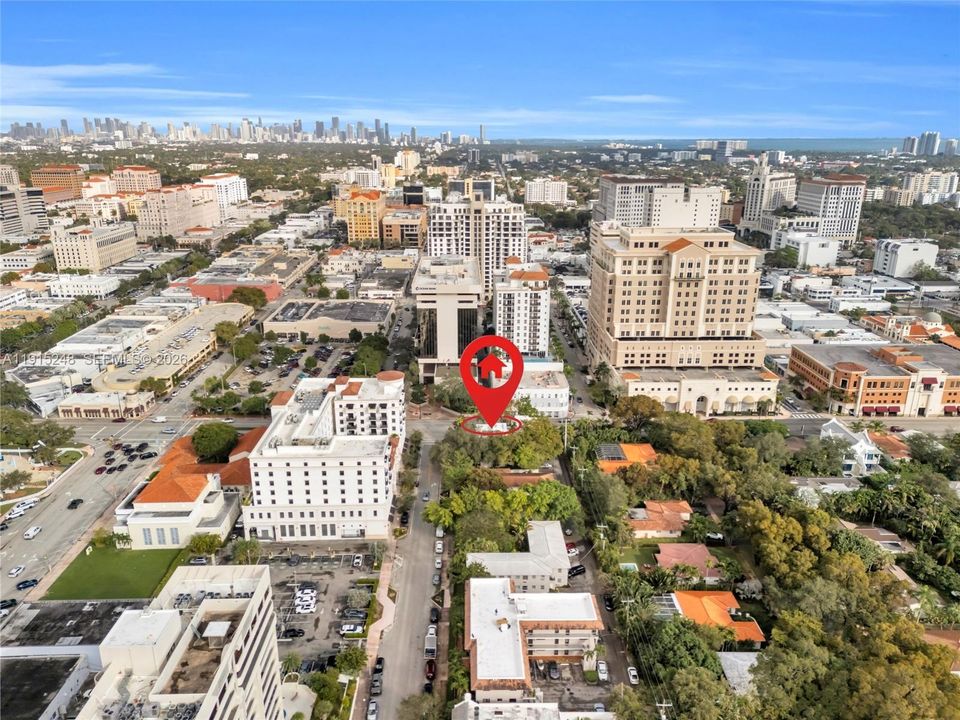 На продажу: $649,000 (2 спален, 2 ванн, 1111 Квадратных фут)