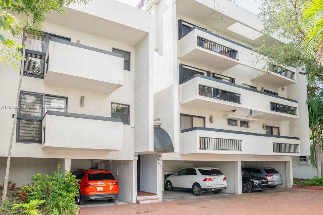 待售: $674,999 (2 贝兹, 2 浴室, 1111 平方英尺)