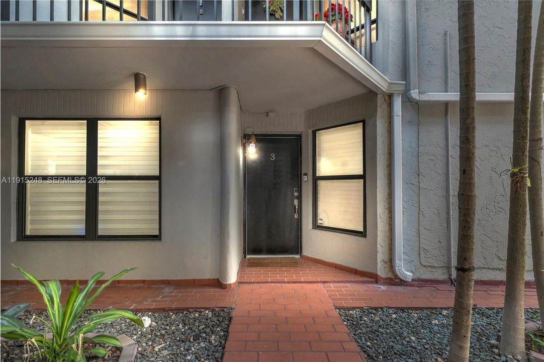 На продажу: $649,000 (2 спален, 2 ванн, 1111 Квадратных фут)