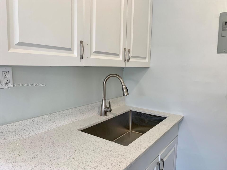 For Rent: $1,295 (1 beds, 1 baths, 0 Square Feet)