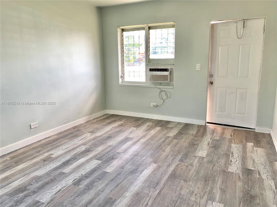 For Rent: $1,295 (1 beds, 1 baths, 0 Square Feet)