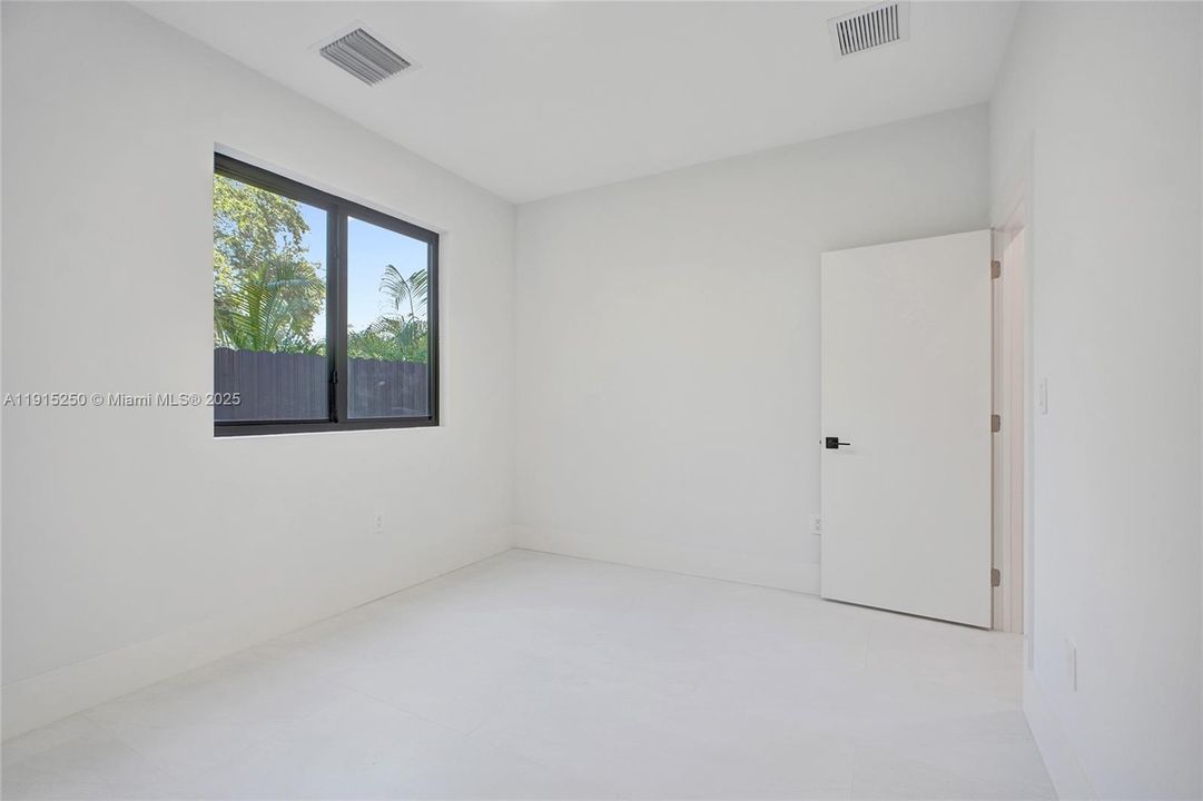 For Rent: $4,800 (4 beds, 3 baths, 1845 Square Feet)