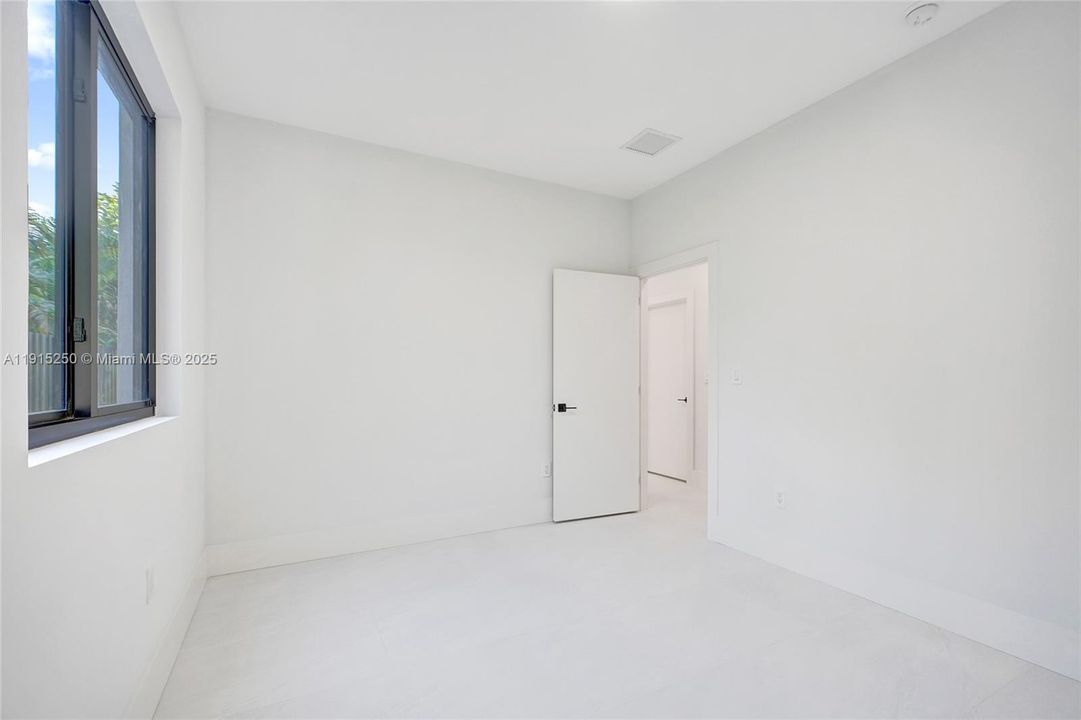 For Rent: $4,800 (4 beds, 3 baths, 1845 Square Feet)