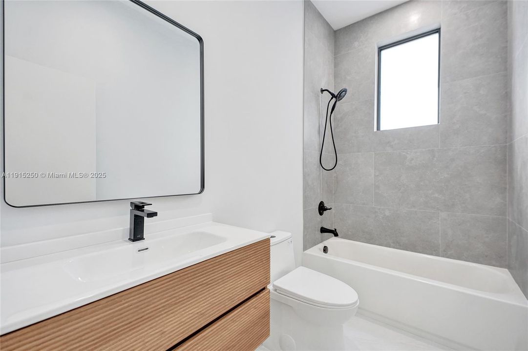 For Rent: $4,800 (4 beds, 3 baths, 1845 Square Feet)