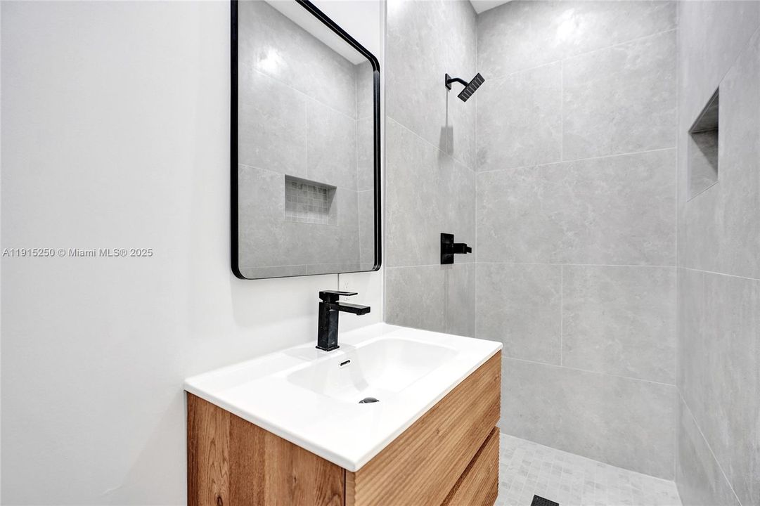 For Rent: $4,800 (4 beds, 3 baths, 1845 Square Feet)