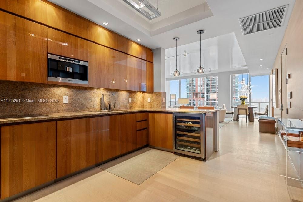 待售: $9,995,000 (3 贝兹, 3 浴室, 2306 平方英尺)