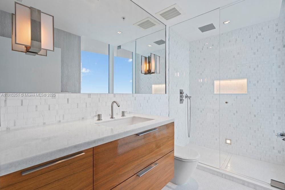 待售: $9,995,000 (3 贝兹, 3 浴室, 2306 平方英尺)