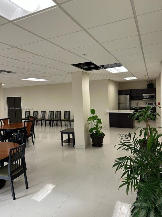 En Venta: $650,000 (2 camas, 2 baños, 874 Pies cuadrados)