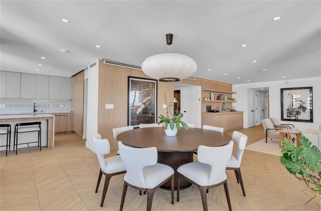 En Venta: $1,725,000 (2 camas, 2 baños, 2115 Pies cuadrados)