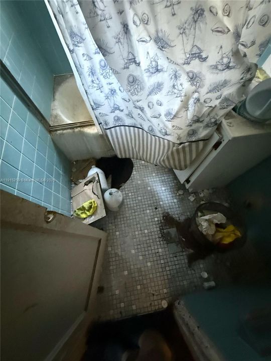 待售: $295,900 (2 贝兹, 1 浴室, 594 平方英尺)