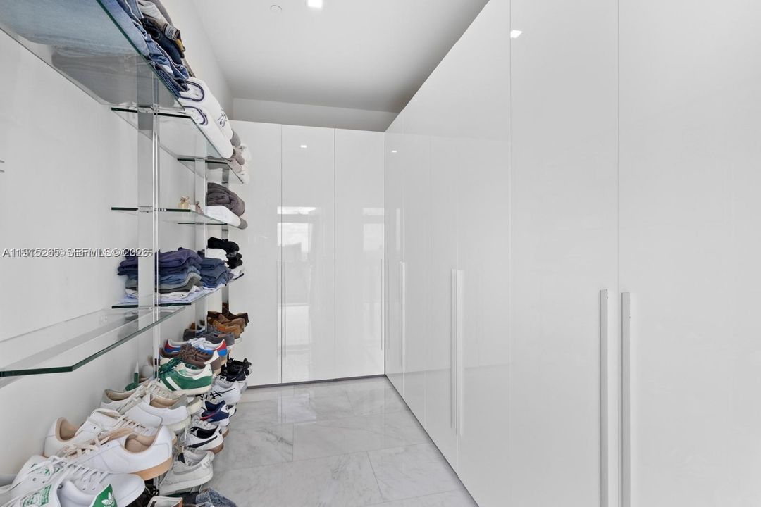 En Renta: $21,000 (3 camas, 2 baños, 2293 Pies cuadrados)