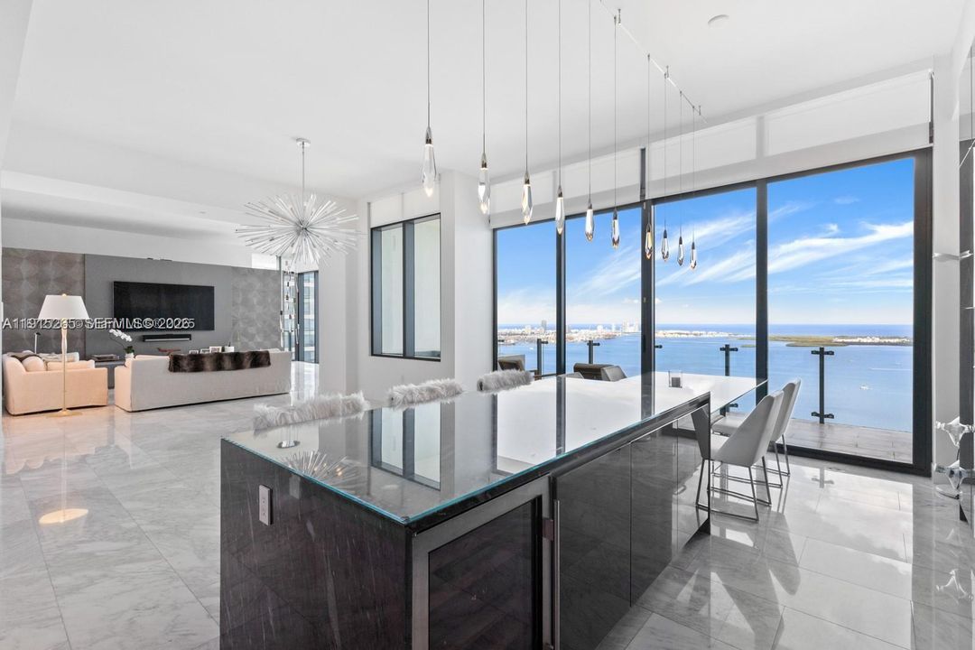 En Renta: $21,000 (3 camas, 2 baños, 2293 Pies cuadrados)