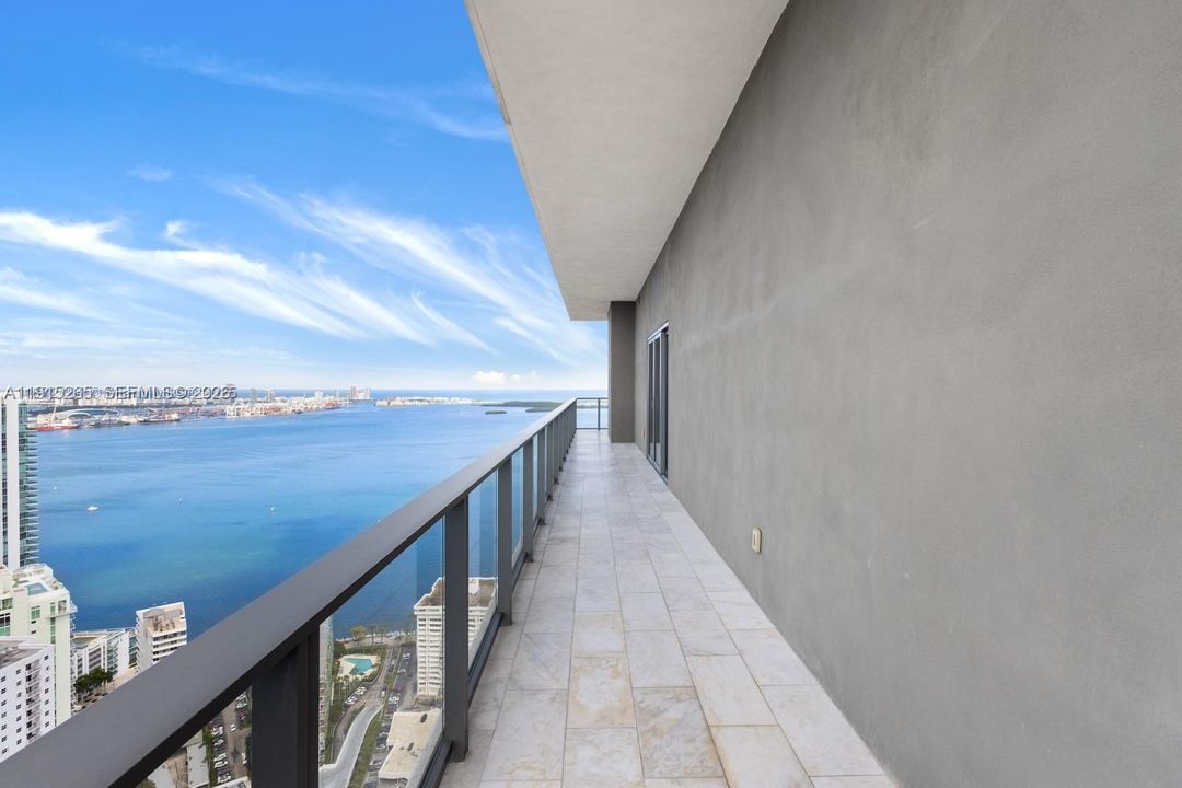 En Renta: $21,000 (3 camas, 2 baños, 2293 Pies cuadrados)