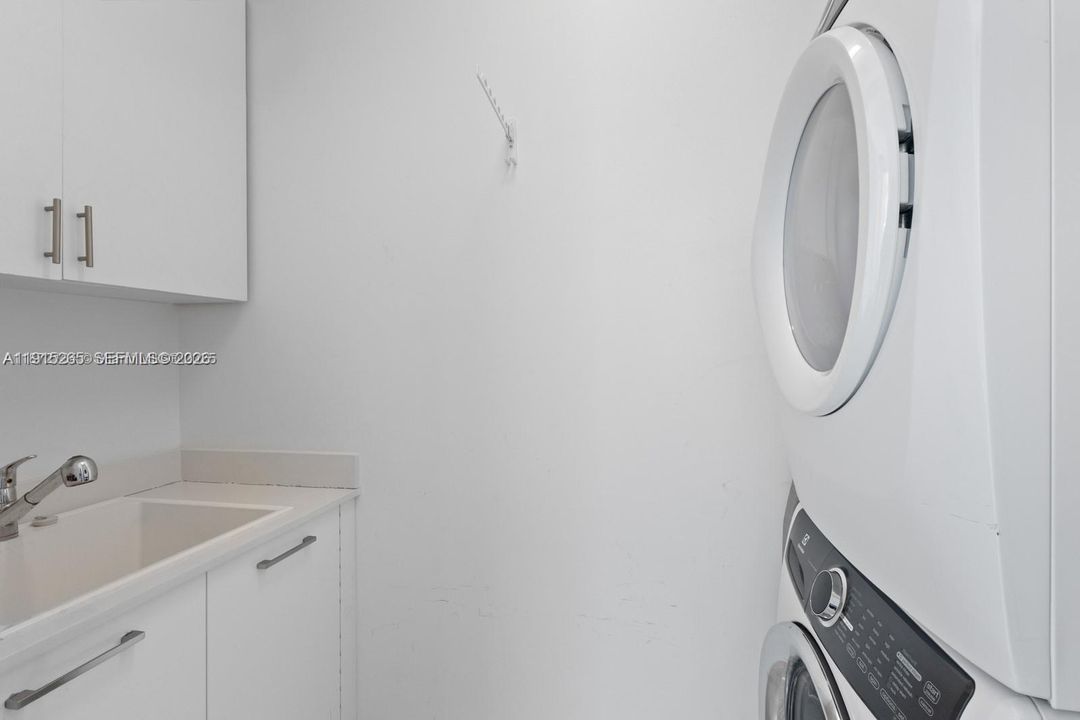 En Renta: $21,000 (3 camas, 2 baños, 2293 Pies cuadrados)