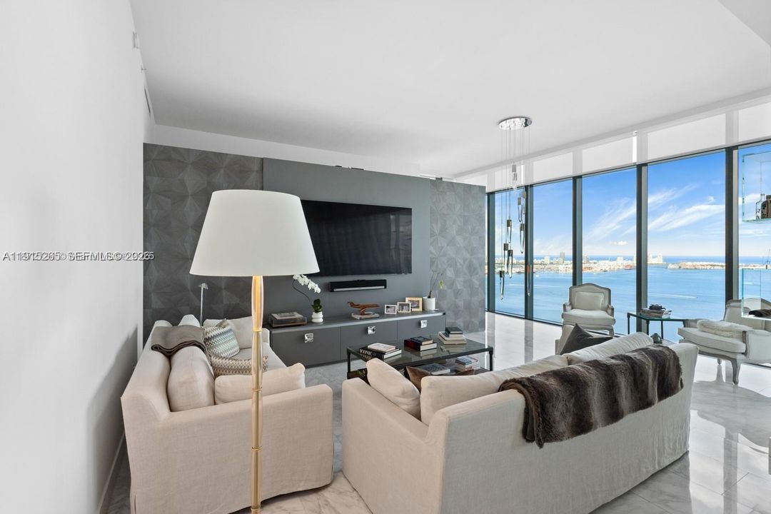 En Renta: $21,000 (3 camas, 2 baños, 2293 Pies cuadrados)