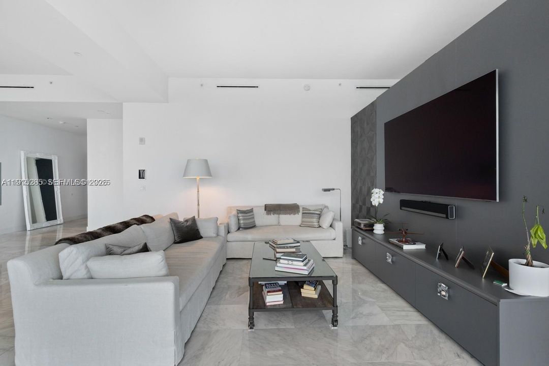 En Renta: $21,000 (3 camas, 2 baños, 2293 Pies cuadrados)