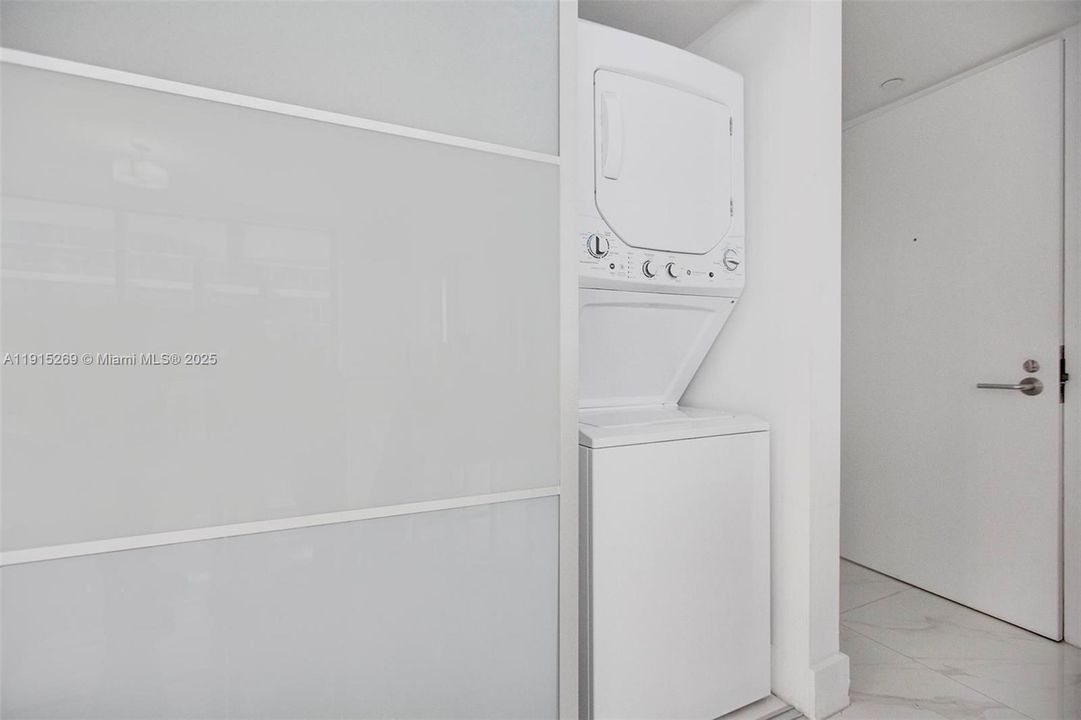 待售: $535,000 (1 贝兹, 1 浴室, 649 平方英尺)