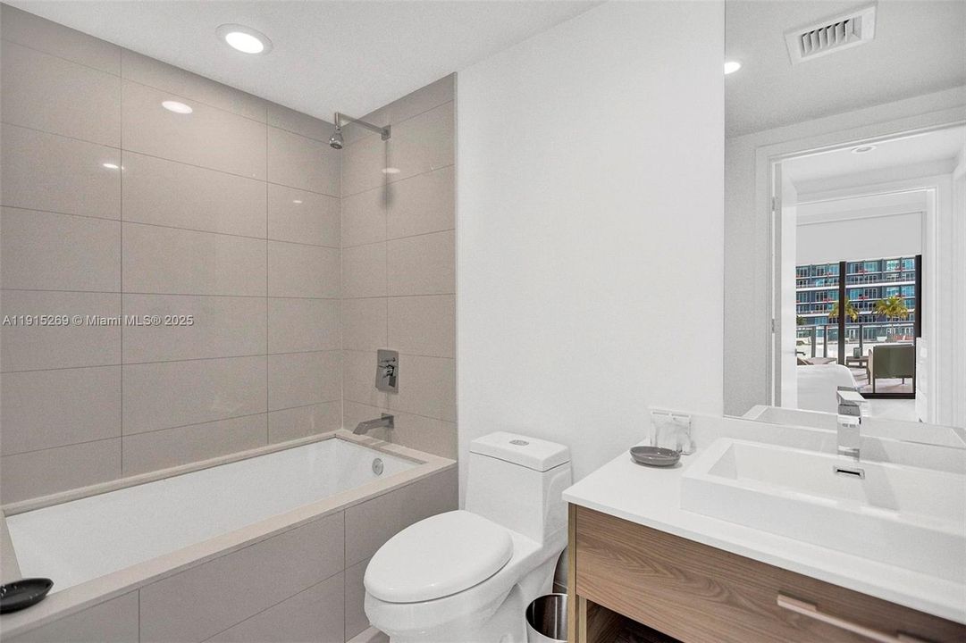 待售: $535,000 (1 贝兹, 1 浴室, 649 平方英尺)