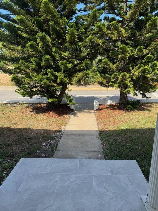 В аренду: $1,300 (2 спален, 1 ванн, 0 Квадратных фут)