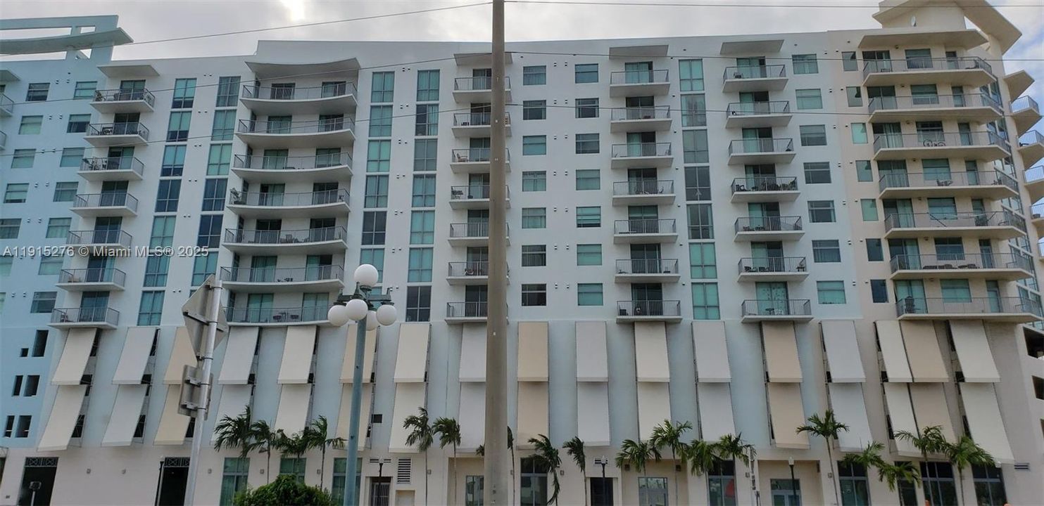 出租: $2,200 (1 贝兹, 1 浴室, 1035 平方英尺)