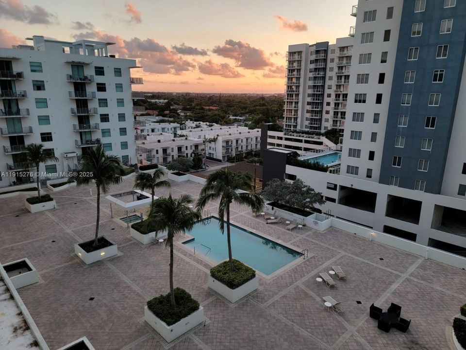 出租: $2,200 (1 贝兹, 1 浴室, 1035 平方英尺)