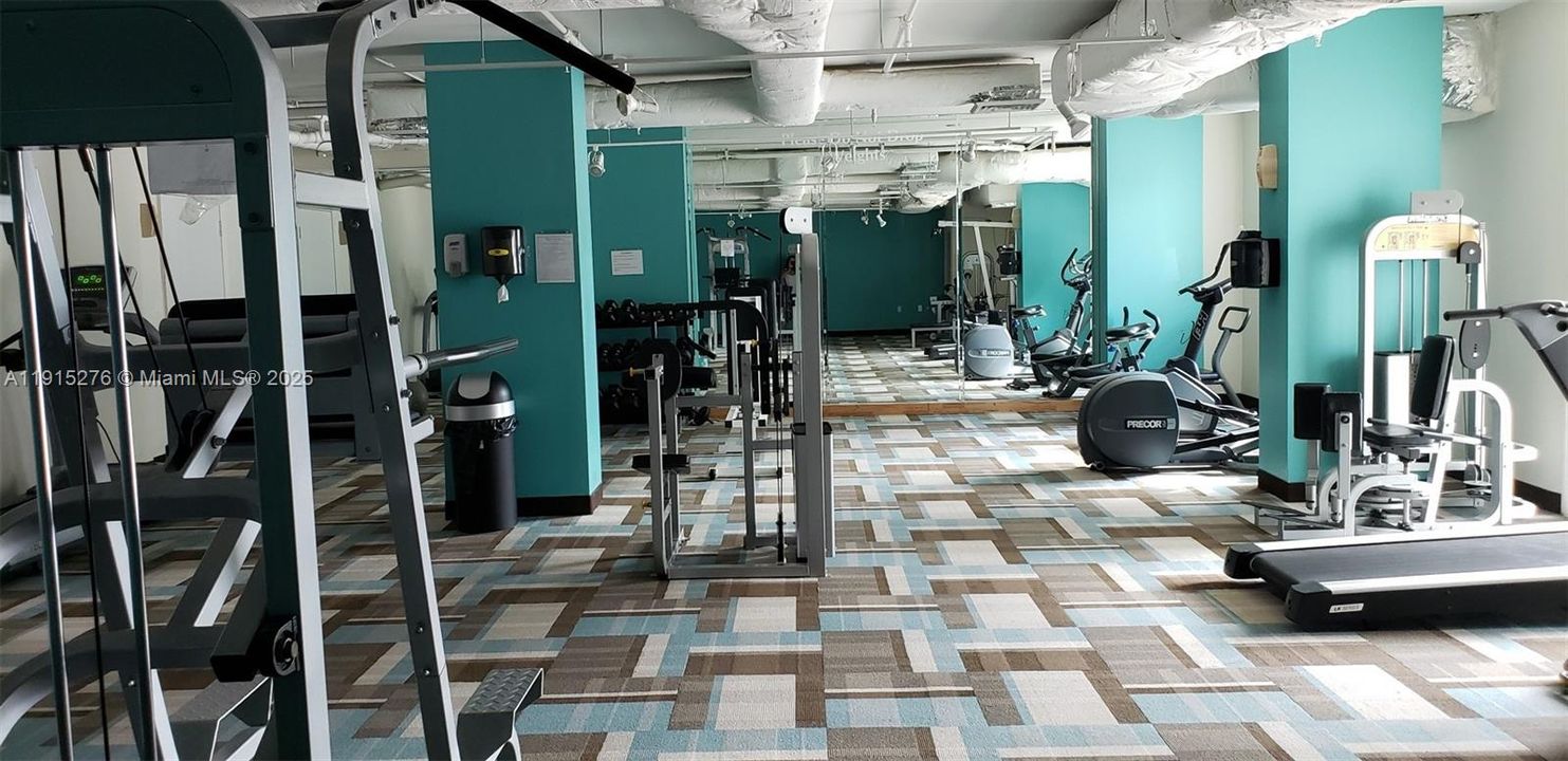 出租: $2,200 (1 贝兹, 1 浴室, 1035 平方英尺)