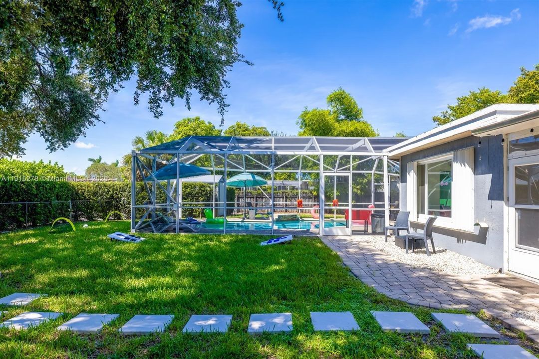 For Rent: $7,000 (3 beds, 2 baths, 1608 Square Feet)