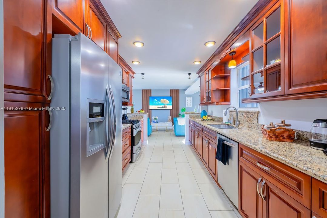 For Rent: $7,000 (3 beds, 2 baths, 1608 Square Feet)