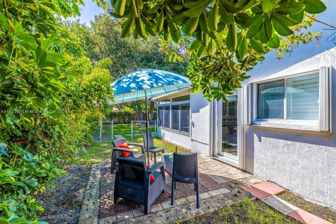 For Rent: $7,000 (3 beds, 2 baths, 1608 Square Feet)