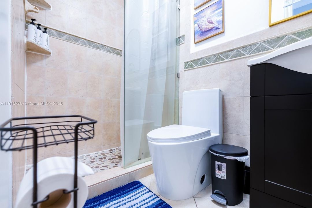 For Rent: $7,000 (3 beds, 2 baths, 1608 Square Feet)