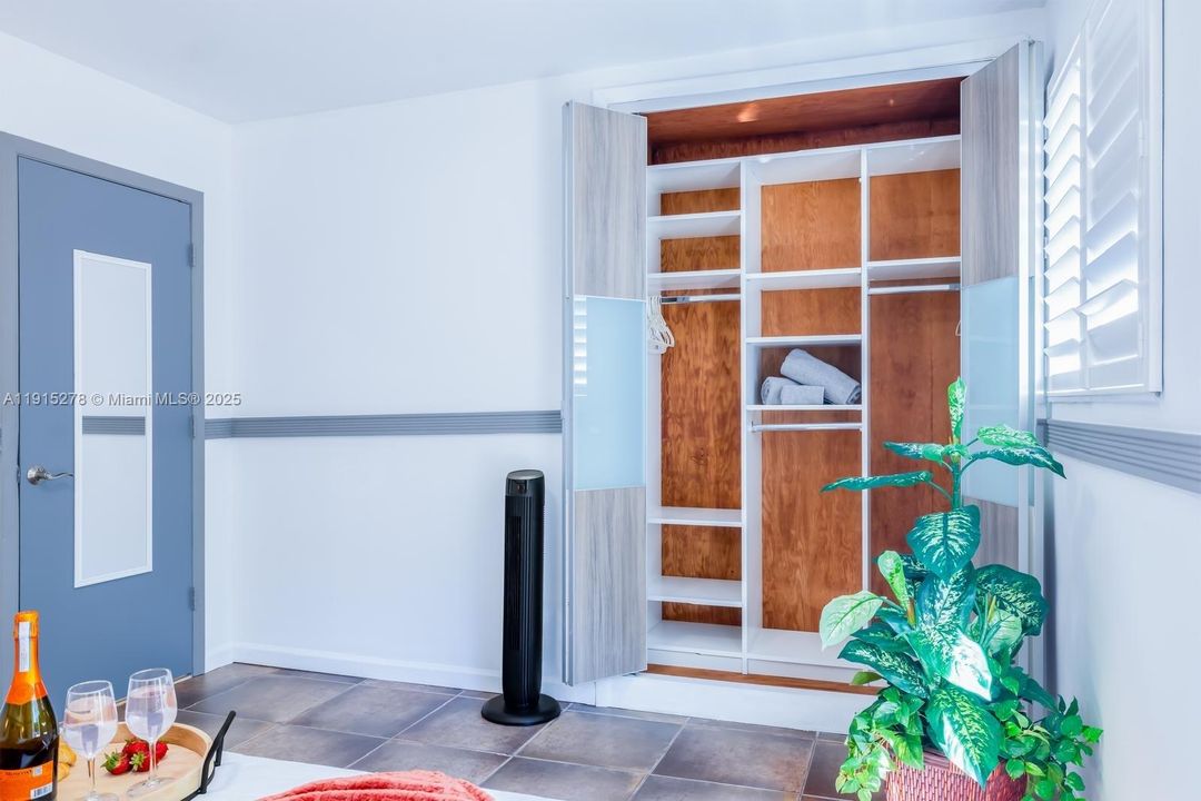 For Rent: $7,000 (3 beds, 2 baths, 1608 Square Feet)