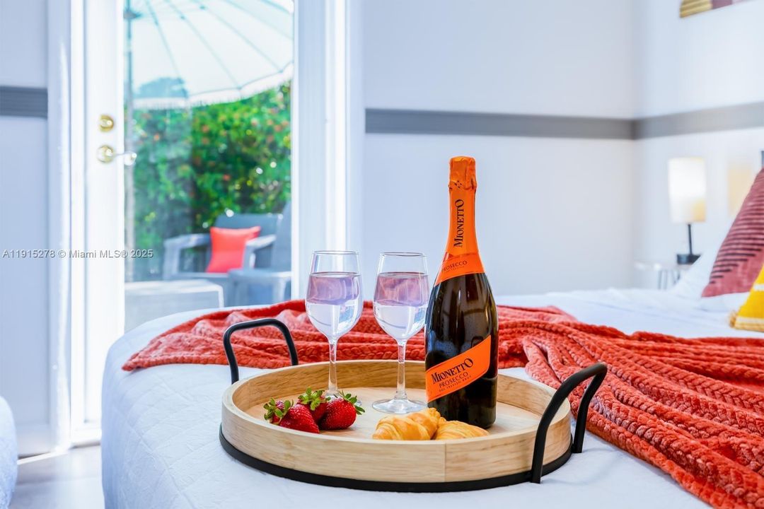 For Rent: $7,000 (3 beds, 2 baths, 1608 Square Feet)