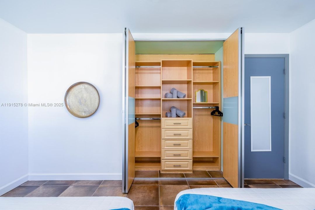 For Rent: $7,000 (3 beds, 2 baths, 1608 Square Feet)