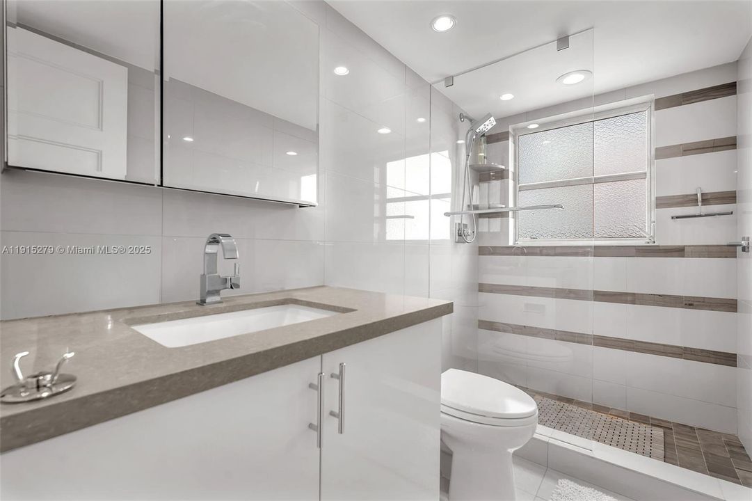 For Rent: $4,500 (3 beds, 2 baths, 1716 Square Feet)