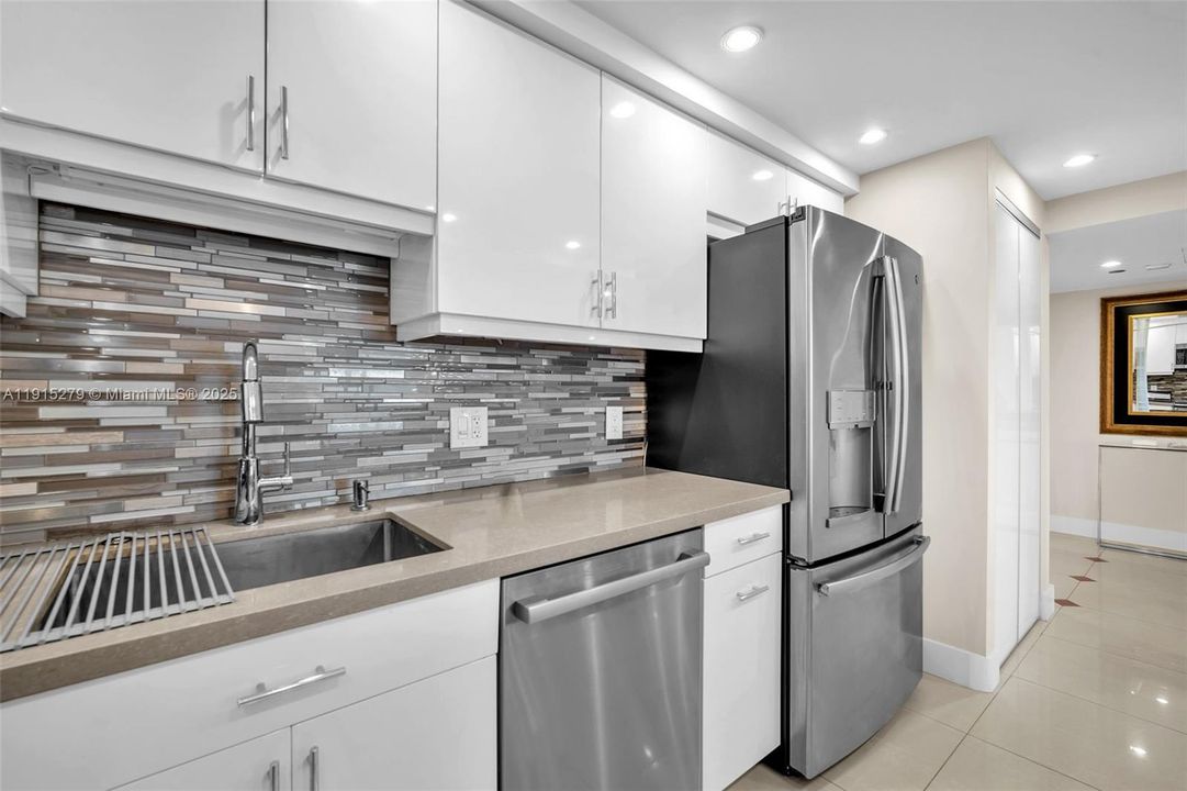 For Rent: $4,500 (3 beds, 2 baths, 1716 Square Feet)