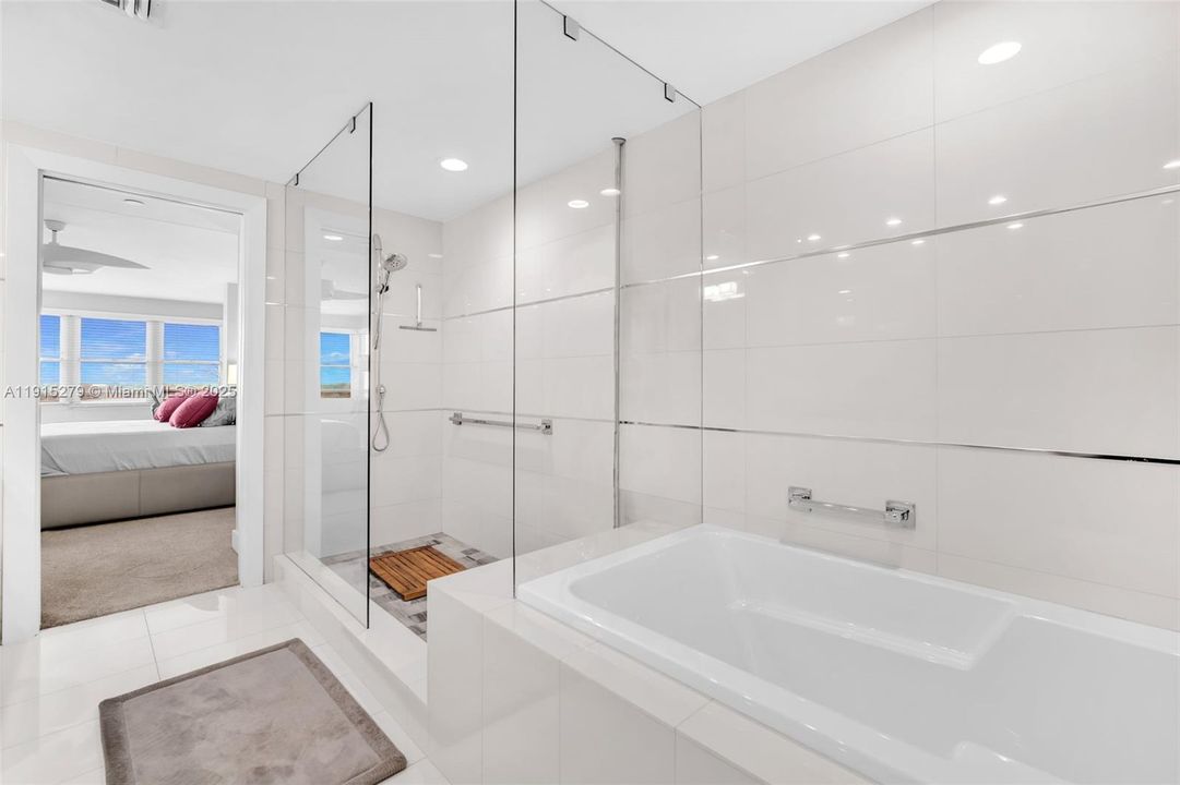 For Rent: $4,500 (3 beds, 2 baths, 1716 Square Feet)