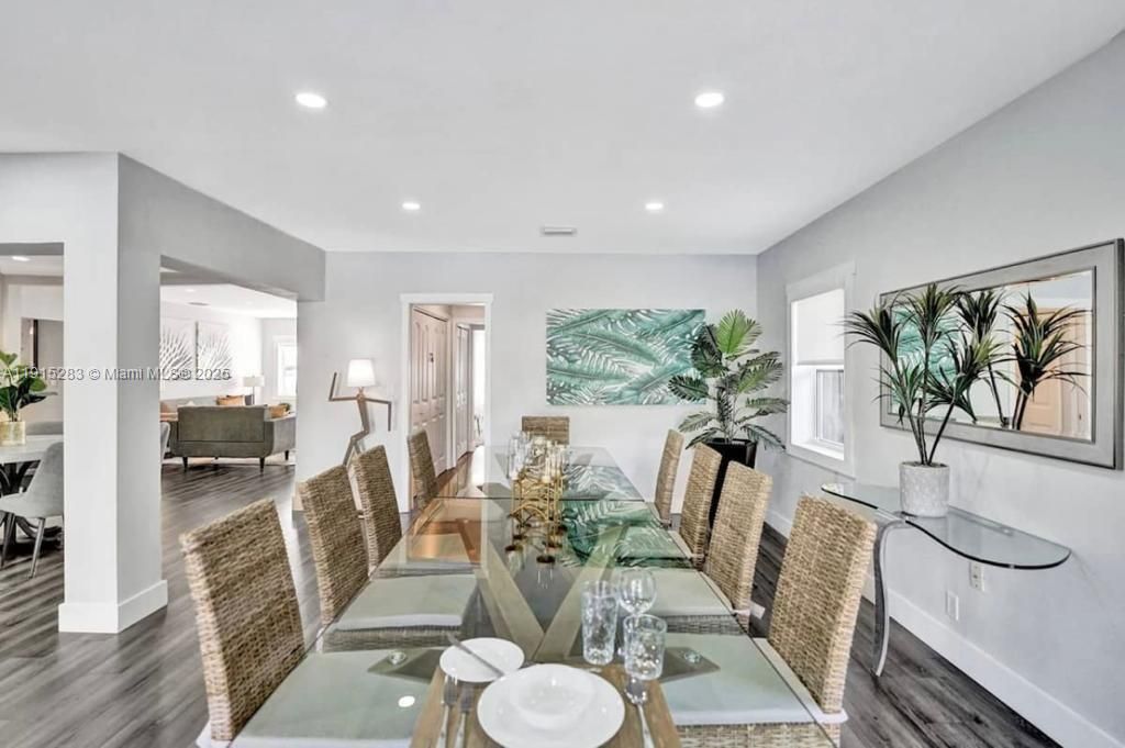 For Sale: $1,400,000 (6 beds, 5 baths, 3055 Square Feet)