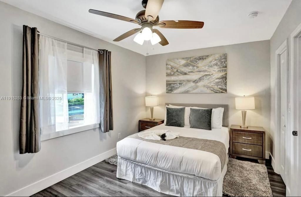 For Sale: $1,400,000 (6 beds, 5 baths, 3055 Square Feet)