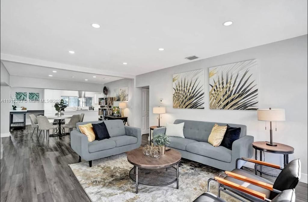 For Sale: $1,400,000 (6 beds, 5 baths, 3055 Square Feet)