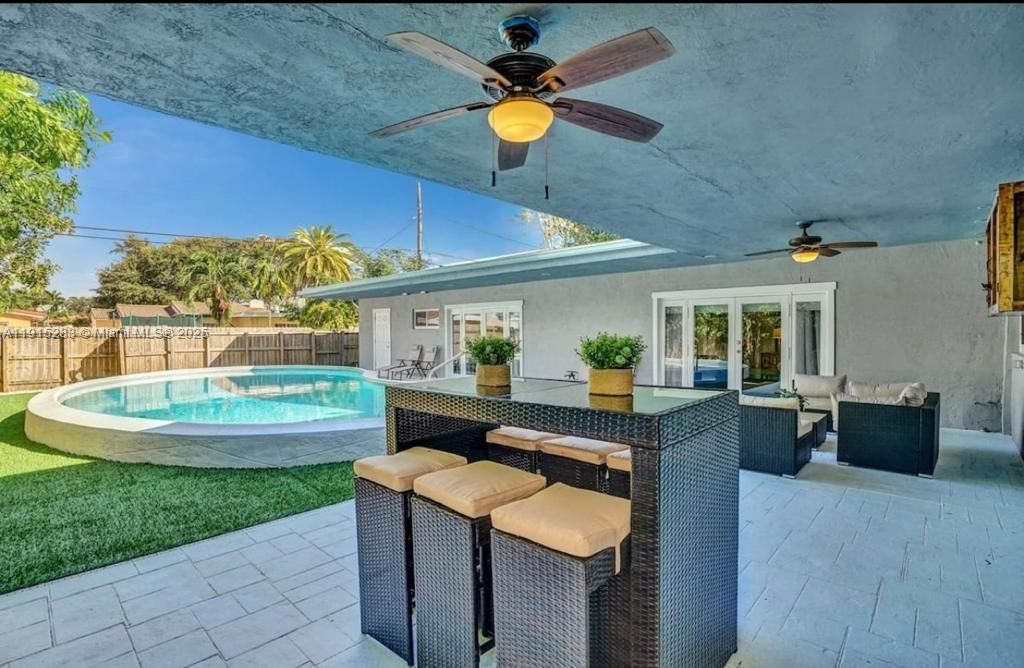 For Sale: $1,400,000 (6 beds, 5 baths, 3055 Square Feet)