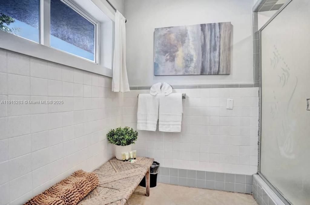 For Sale: $1,400,000 (6 beds, 5 baths, 3055 Square Feet)