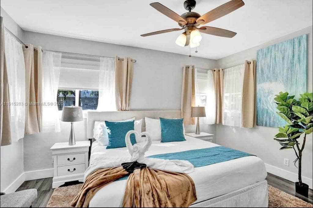 For Sale: $1,400,000 (6 beds, 5 baths, 3055 Square Feet)