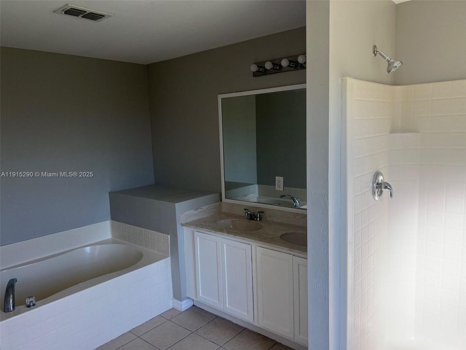 For Sale: $339,000 (4 beds, 2 baths, 1993 Square Feet)